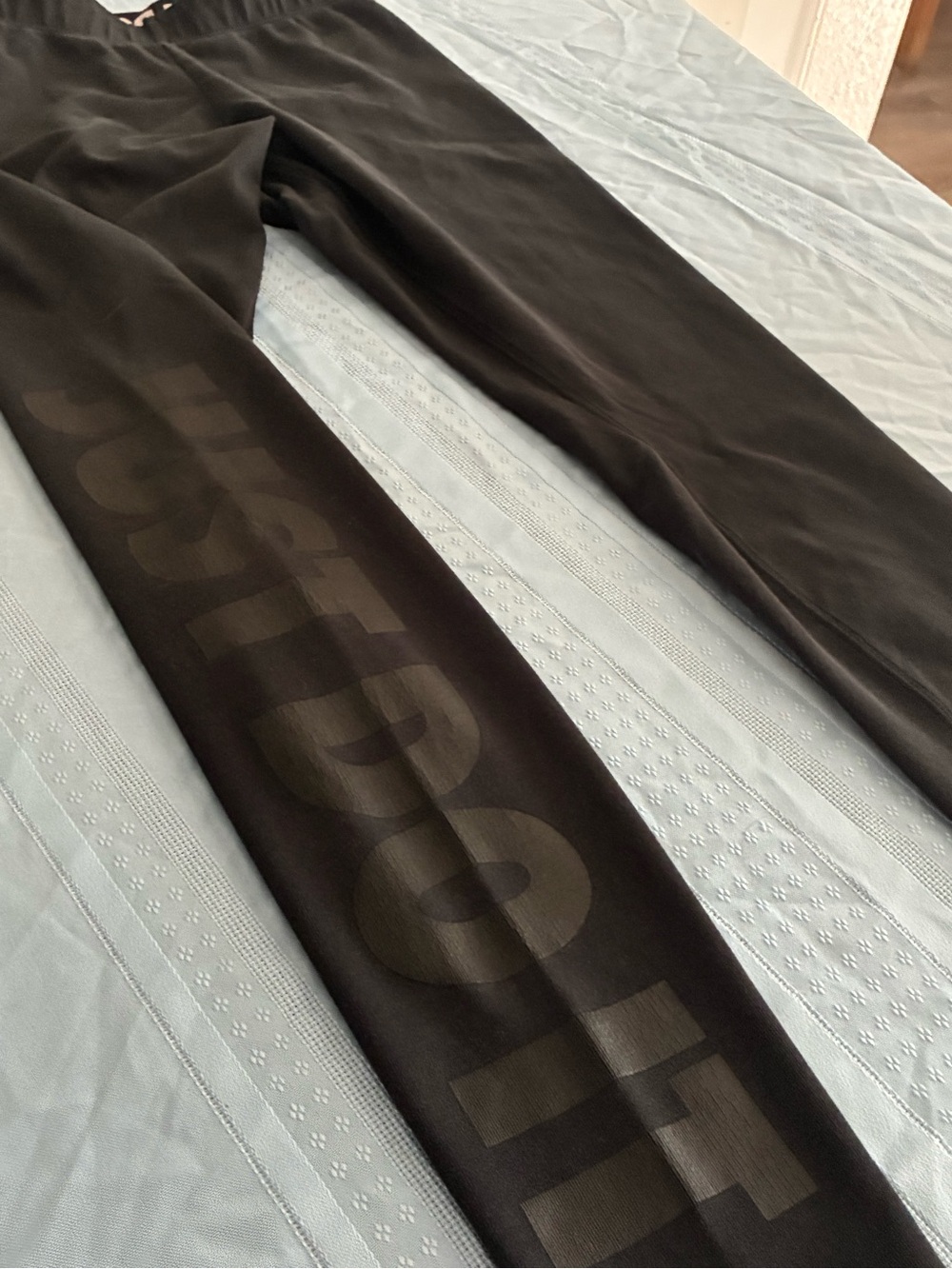 Nike Women’s Small Athletic Performance Leggings - Picture 5 of 6